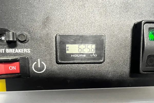 Cruisers Yachts 50 Cantius image