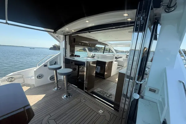 Cruisers Yachts 50 Cantius image