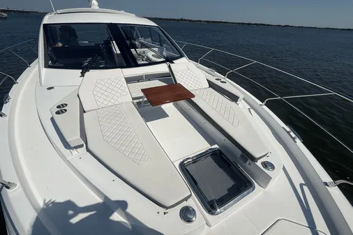 Cruisers Yachts 50 Cantius image