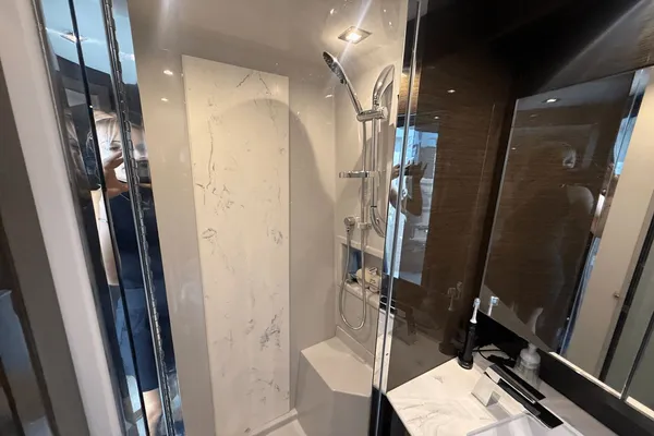 Cruisers Yachts 50 Cantius image