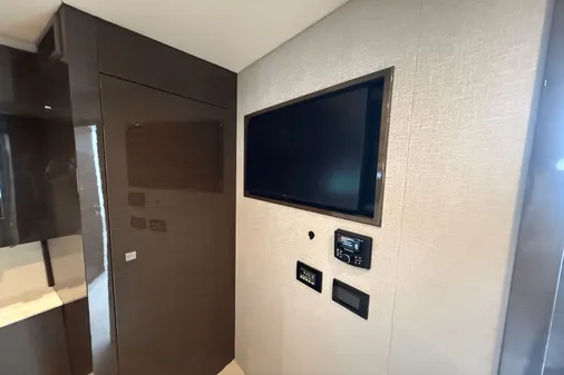 Cruisers Yachts 50 Cantius image