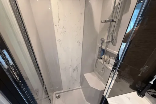 Cruisers Yachts 50 Cantius image