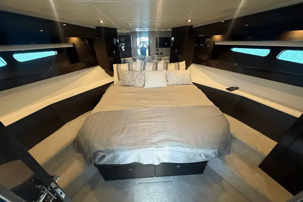 Cruisers Yachts 50 Cantius image