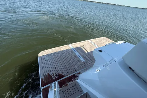 Cruisers Yachts 50 Cantius image