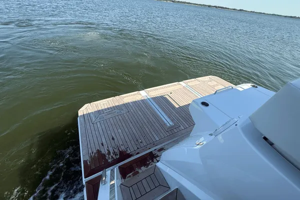 Cruisers Yachts 50 Cantius image