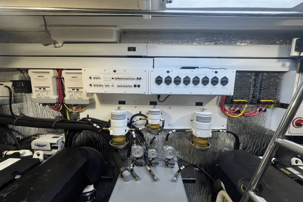 Cruisers Yachts 50 Cantius image