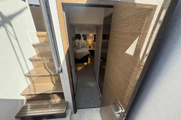 Cruisers Yachts 50 Cantius image