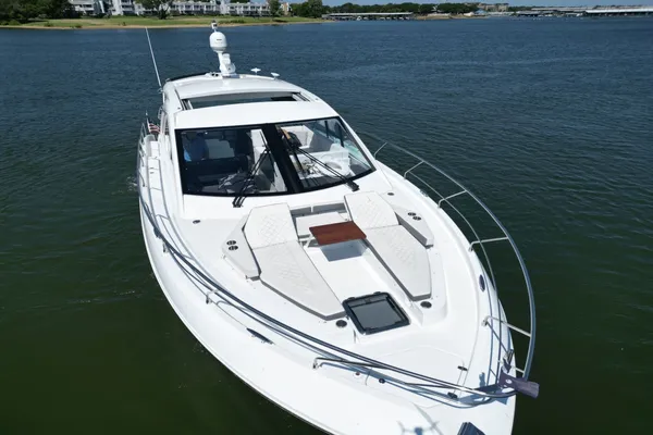Cruisers Yachts 50 Cantius image