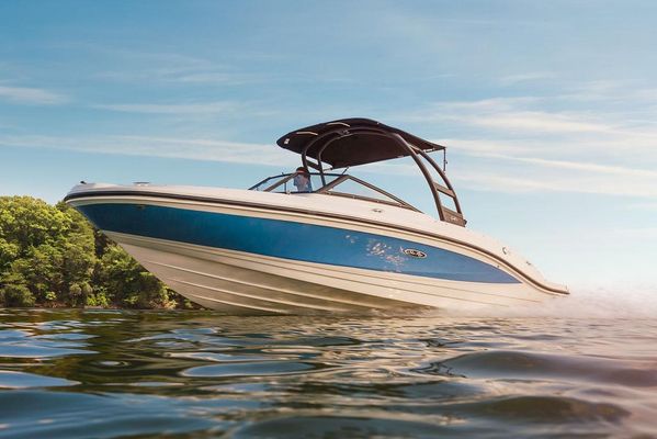 Sea Ray SPX 210 - main image