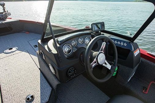 Lowe FISHING-MACHINE-1800-WT image