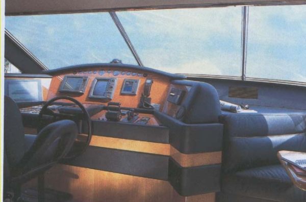 Ferretti-yachts 830 image