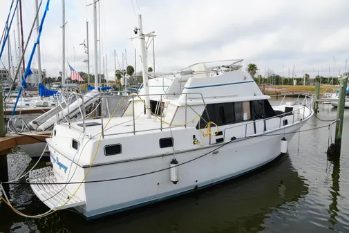 Mainship 400 Trawler image