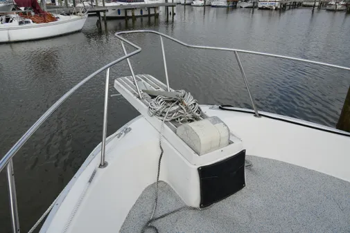 Mainship 400 Trawler image