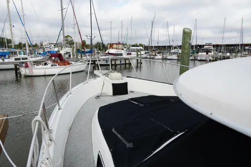 Mainship 400 Trawler image