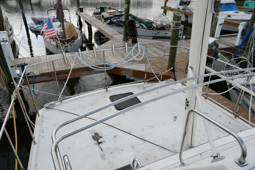 Mainship 400 Trawler image