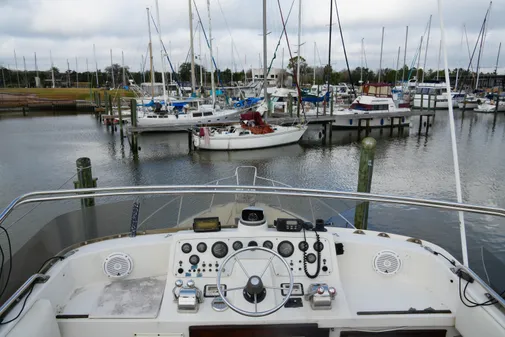 Mainship 400 Trawler image