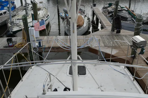 Mainship 400 Trawler image