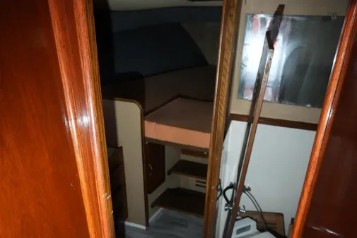 Mainship 400 Trawler image