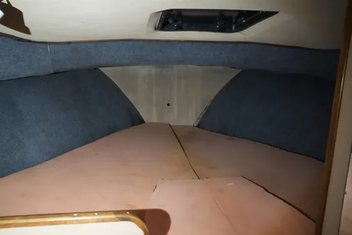 Mainship 400 Trawler image