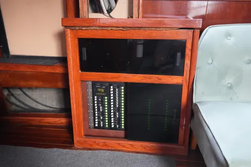 Mainship 400 Trawler image