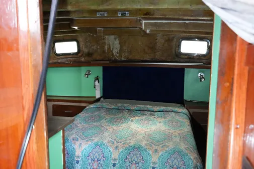 Mainship 400 Trawler image