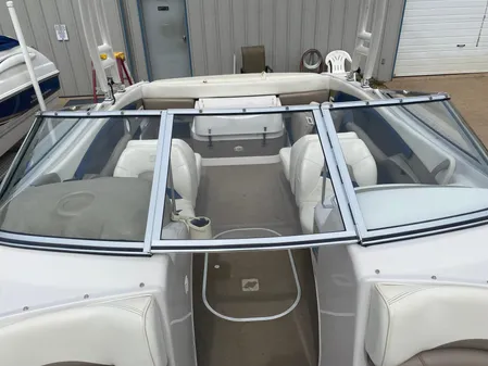 Four Winns 200 Horizon image