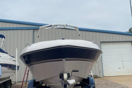 Four Winns 200 Horizon image