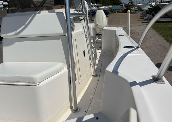 Mako 221-CENTER-CONSOLE image