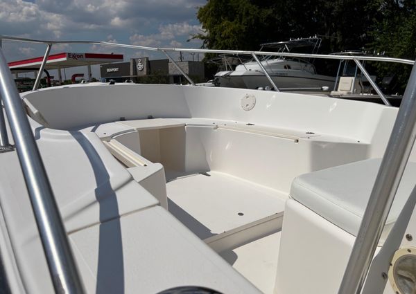 Mako 221-CENTER-CONSOLE image