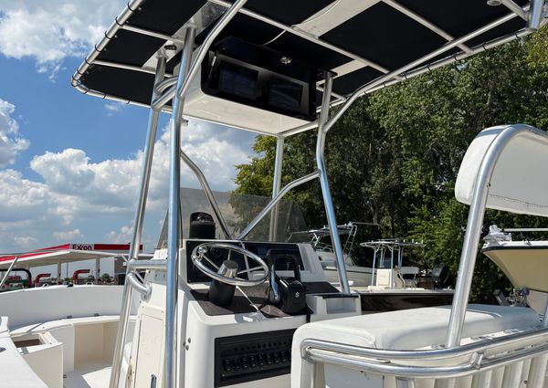 Mako 221-CENTER-CONSOLE image