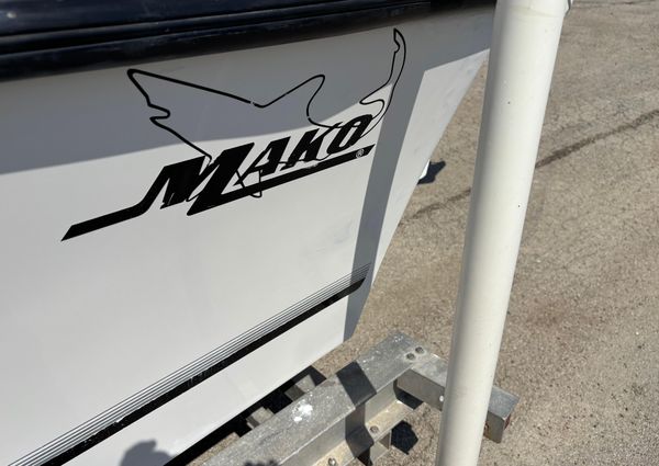 Mako 221-CENTER-CONSOLE image