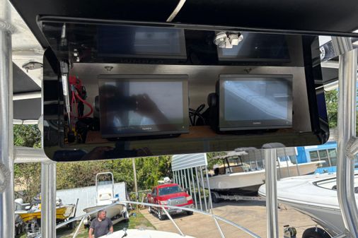 Mako 221-CENTER-CONSOLE image