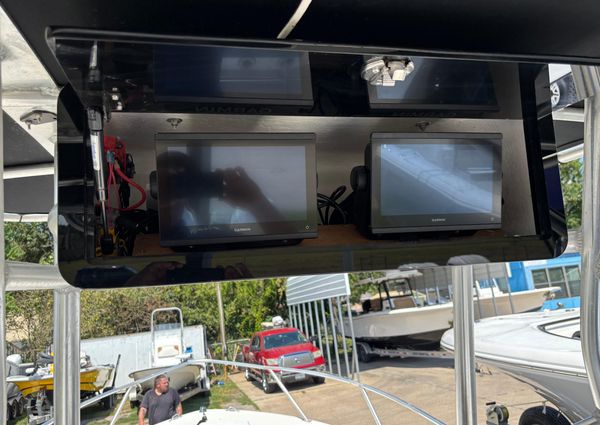 Mako 221-CENTER-CONSOLE image