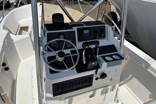 Mako 221-CENTER-CONSOLE image