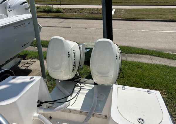 Mako 221-CENTER-CONSOLE image