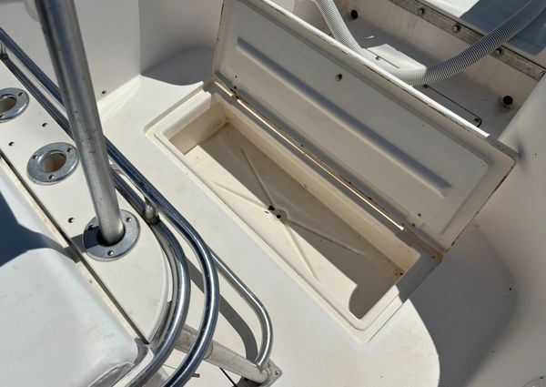 Mako 221-CENTER-CONSOLE image