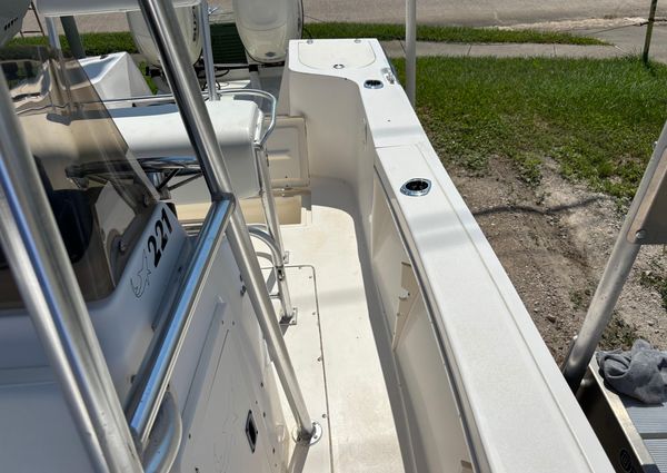 Mako 221-CENTER-CONSOLE image