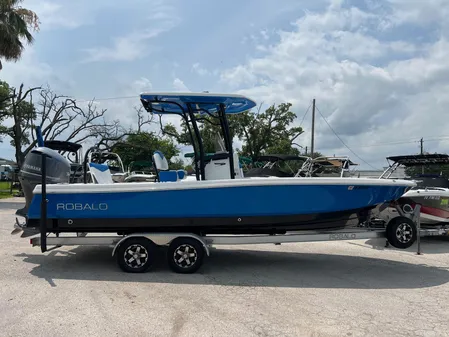 Robalo 246-CAYMAN image