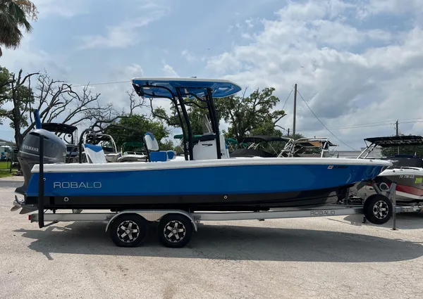 Robalo 246-CAYMAN image