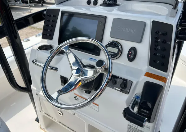 Robalo 246-CAYMAN image