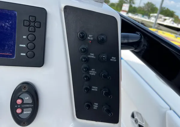 Robalo 246-CAYMAN image