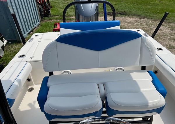 Robalo 246-CAYMAN image