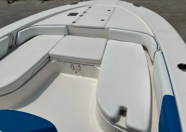 Robalo 246-CAYMAN image