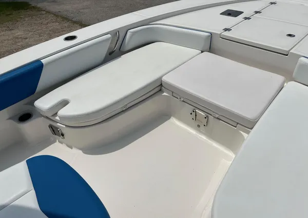 Robalo 246-CAYMAN image
