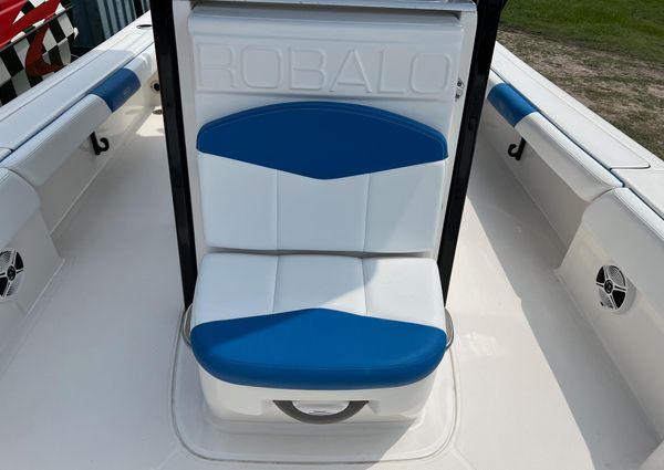 Robalo 246-CAYMAN image