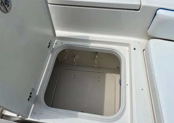 Robalo 246-CAYMAN image