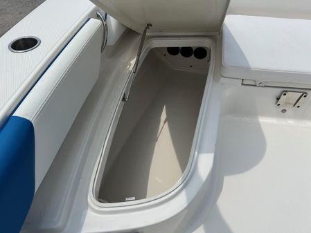 Robalo 246-CAYMAN image