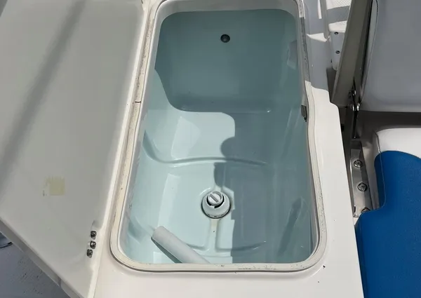 Robalo 246-CAYMAN image