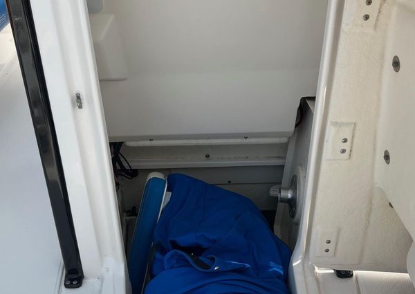 Robalo 246-CAYMAN image