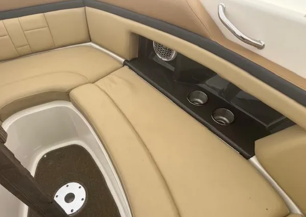 Sea-ray 270-SLX image